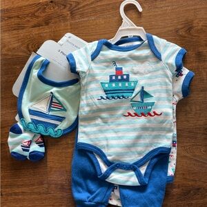 Vintage NEW! Buster Brown baby set sail boats set 0-3 month